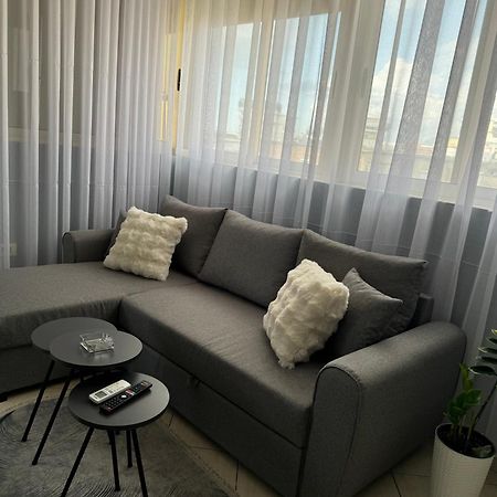 Mirela'S Apartment City Center Tirana Exterior photo