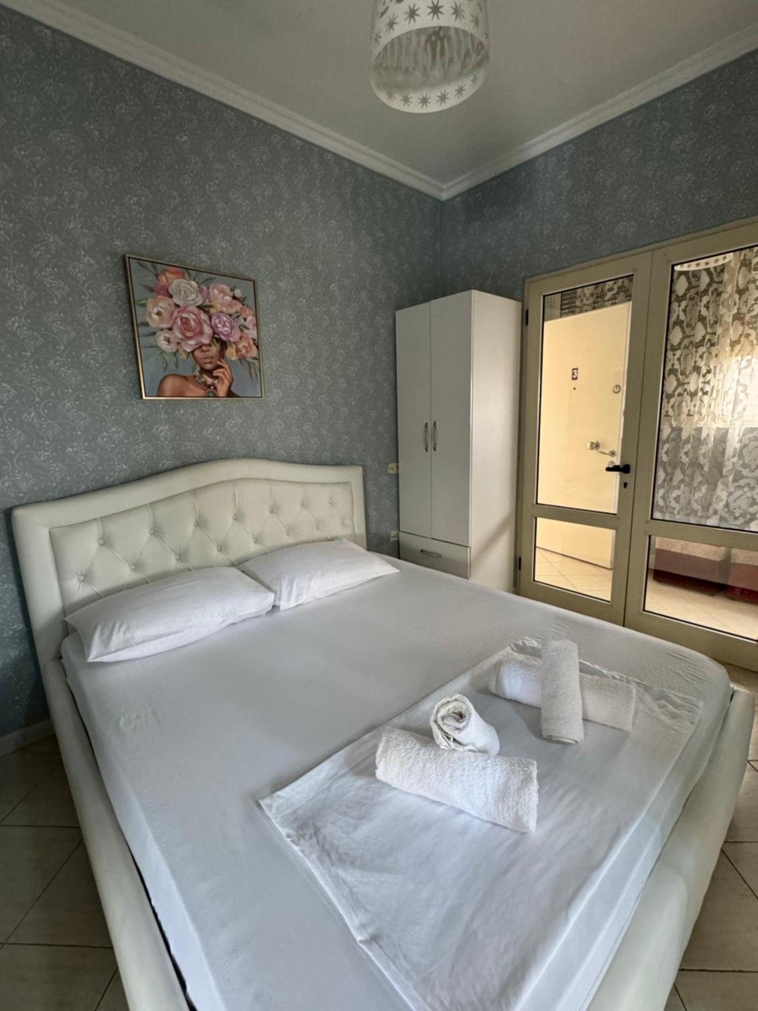 Mirela'S Apartment City Center Tirana Exterior photo