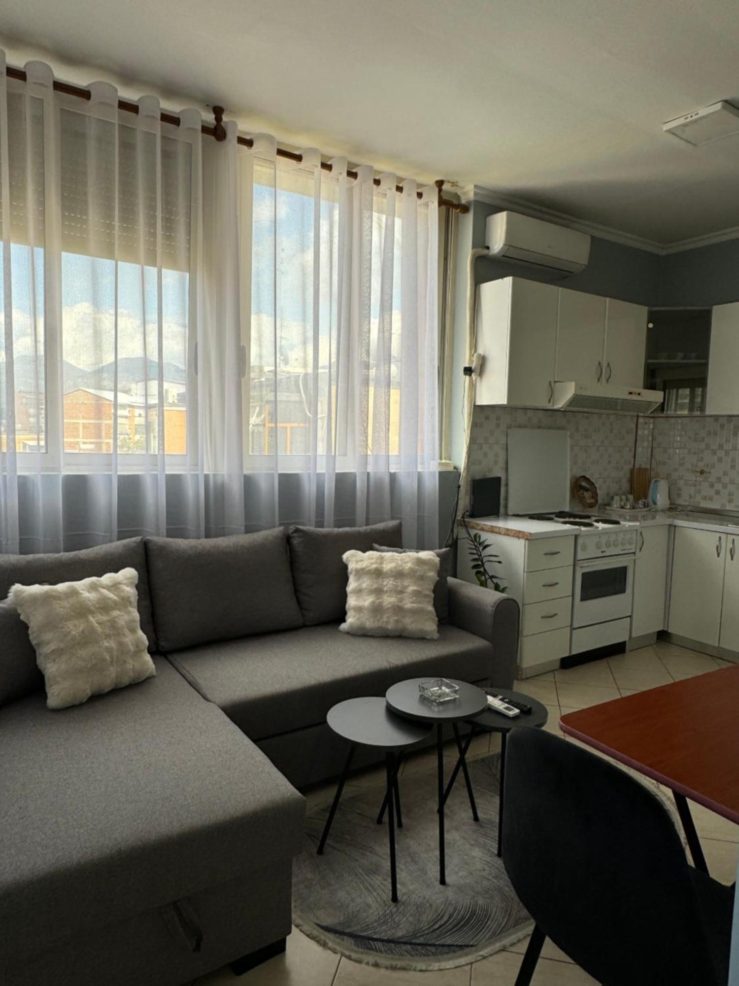 Mirela'S Apartment City Center Tirana Exterior photo